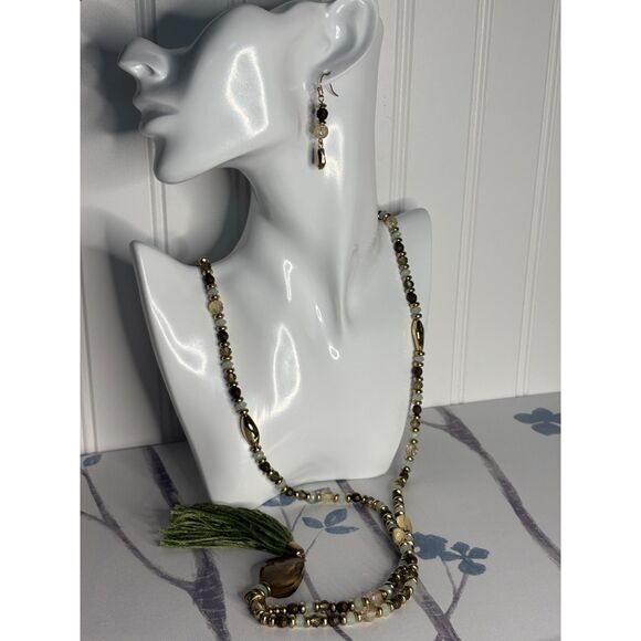 Avenue Beaded Tassel Statement Necklace Matching Earrings - Picture 4 of 4